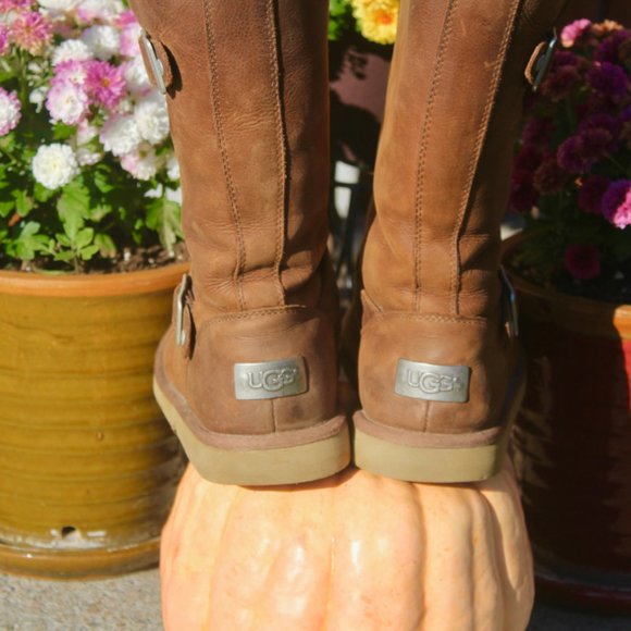 UGG (Sutter) Brown Size 8 Boot Weather Resistant - Picture 2 of 14
